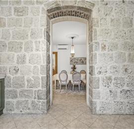 4-5 bedroom villa with Split City and Sea Views sleeps 8-10